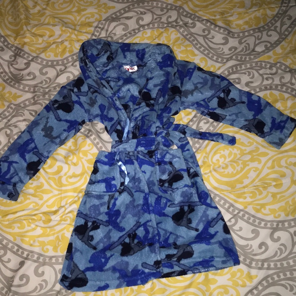 🎊🎉 5 for $20🎉🎊 boys night robe